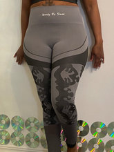 Load image into Gallery viewer, High Waisted Camo  legging
